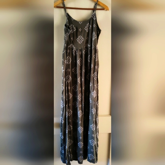 So Women's Maxi Dark Olive Floral Sundress | Size Medium - Picture 2 of 7